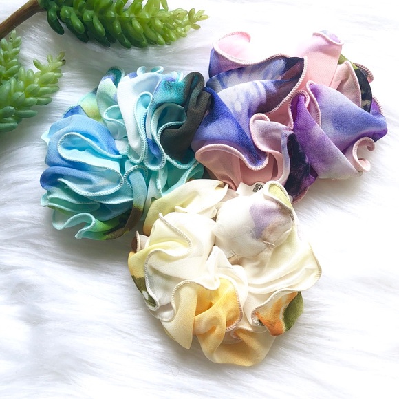 Anthropologie Ruffled Scrunchie Hair Pony Set NWT - Picture 5 of 8